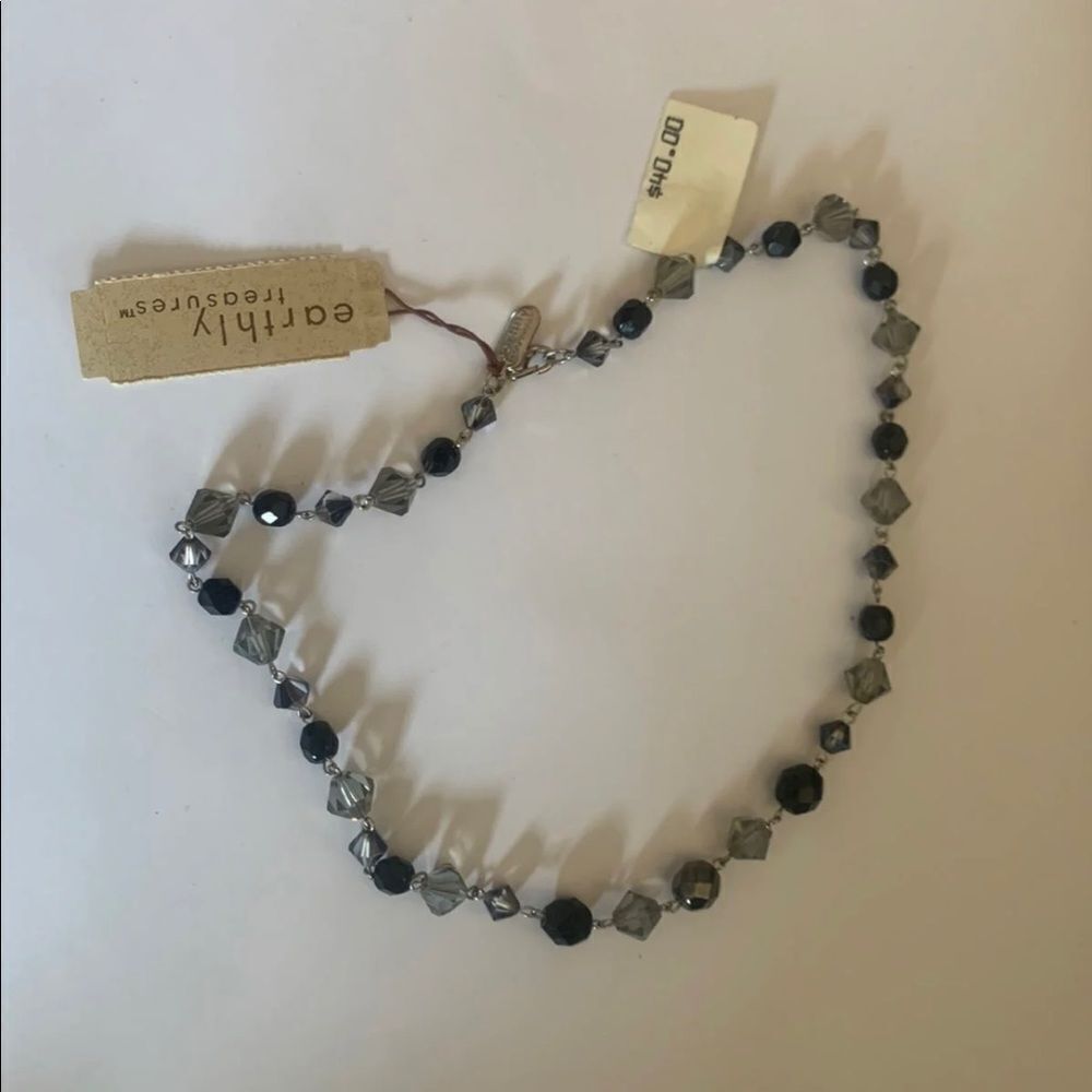 EARTHLY TREASURES VINTAGE NECKLACE SIGNED
